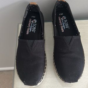 Women’s Black Slip On Tennis Shoes 6.5